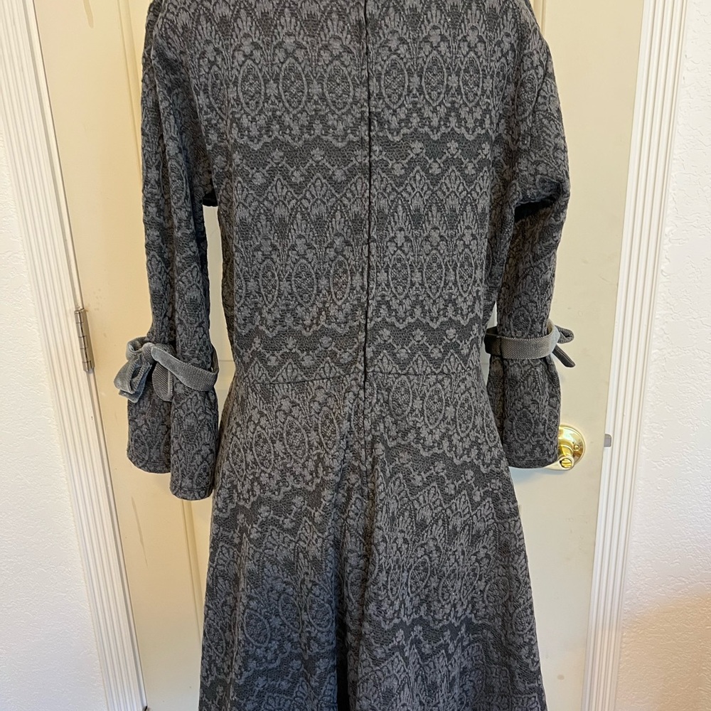 Dress - Picture 3 of 5
